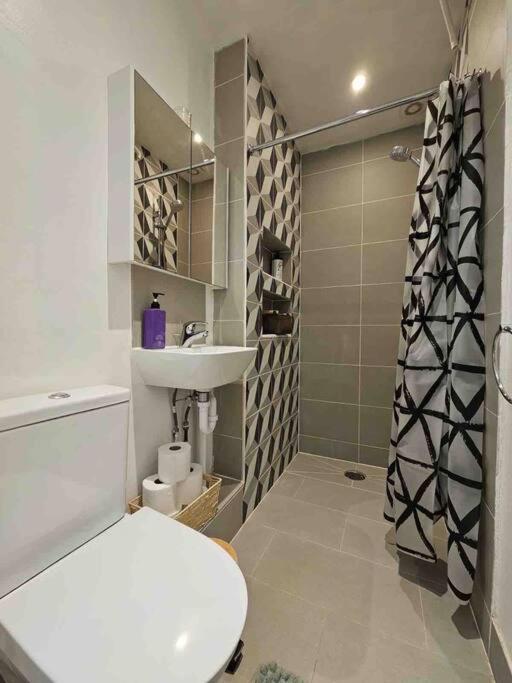 Beautiful And Spacious Flat London Exterior photo