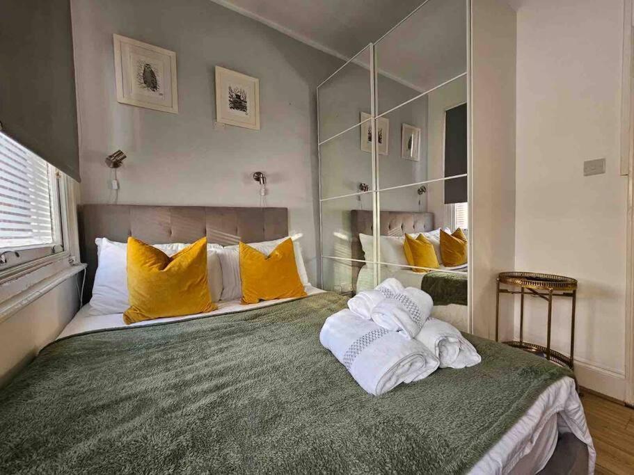 Beautiful And Spacious Flat London Exterior photo
